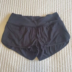 Lululemon running shorts size 4